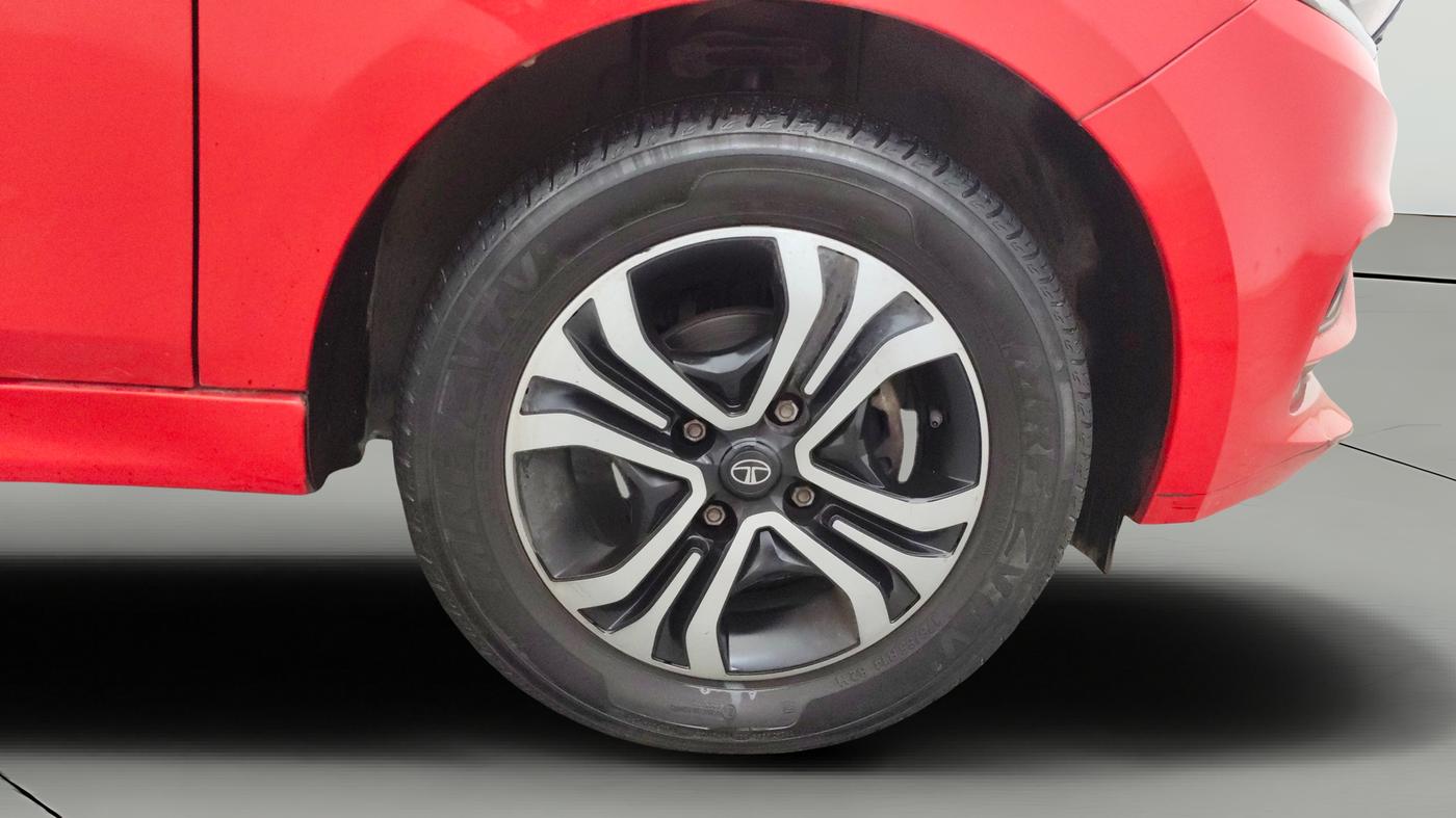 2024 Tata Tiago XTA PETROL, Petrol, Automatic, 35,199 km, Right Front Wheel