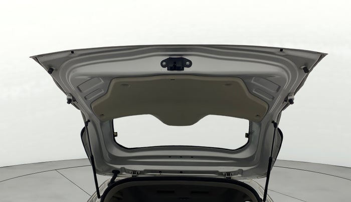 2022 Renault TRIBER RXZ, Petrol, Manual, 19,954 km, Boot Door Open