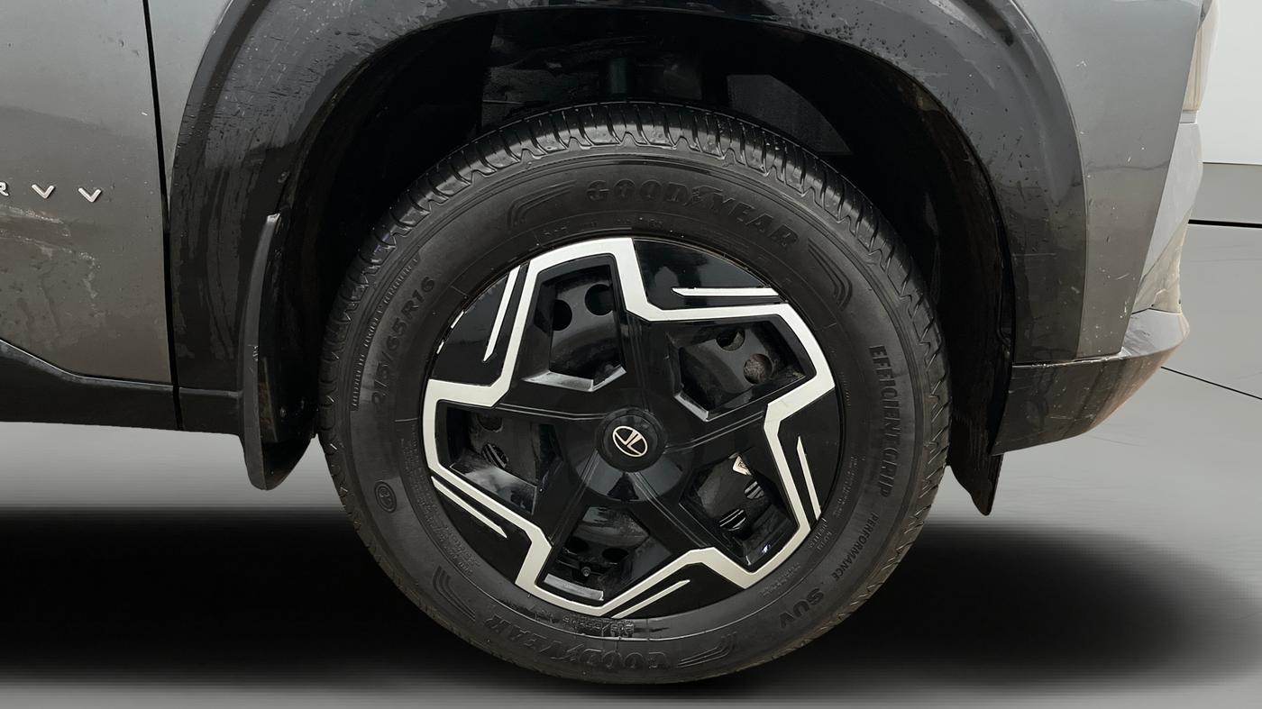 2025 Tata Curvv Pure Plus 1.2 Petrol 7DCA, Petrol, Automatic, 10,215 km, Right Front Wheel