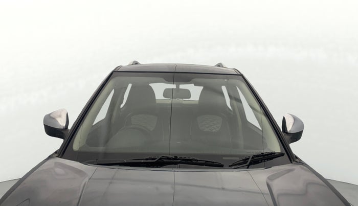 2021 Mahindra XUV300 W4 1.2 PETROL, Petrol, Manual, 54,726 km, Front Windshield