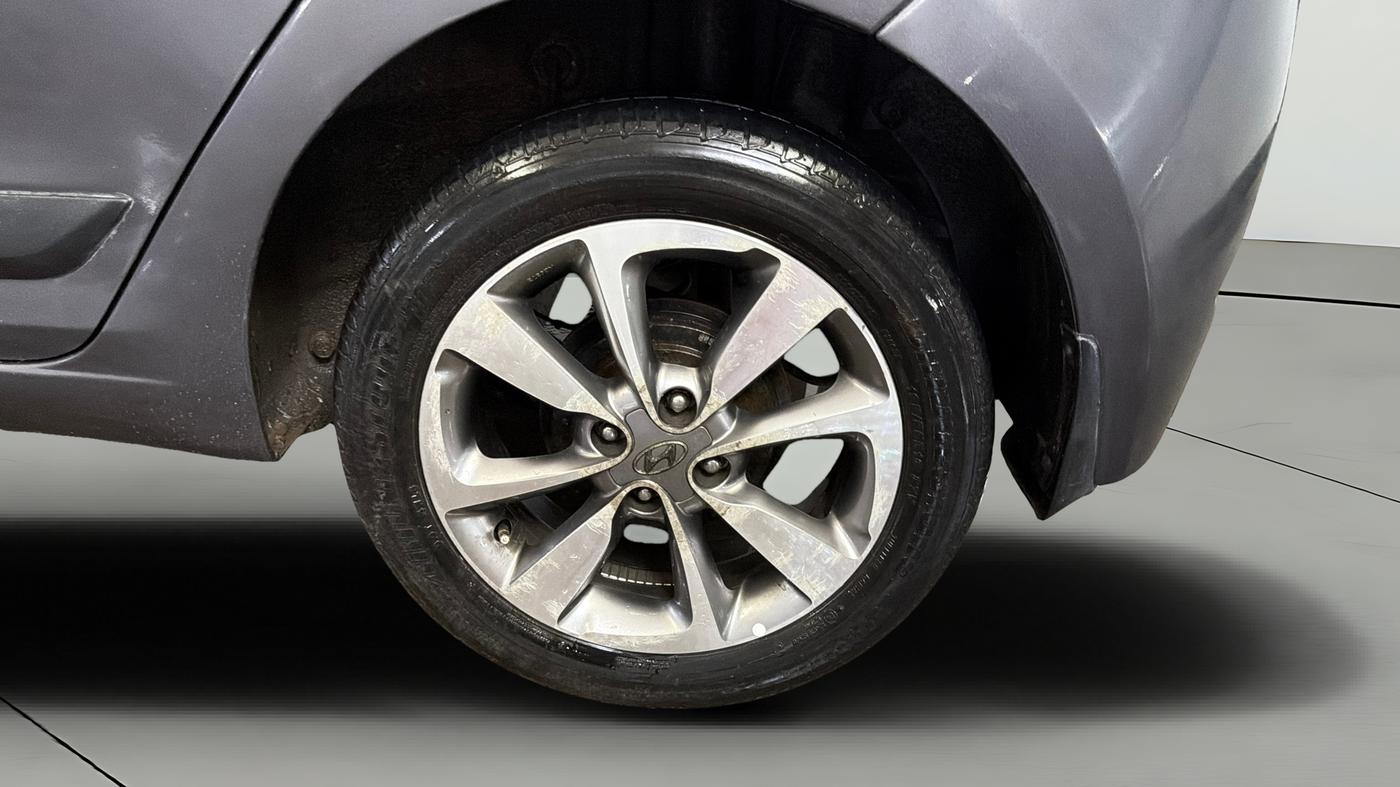 2015 Hyundai Elite i20 SPORTZ 1.2, Petrol, Manual, 42,836 km, Left Rear Wheel