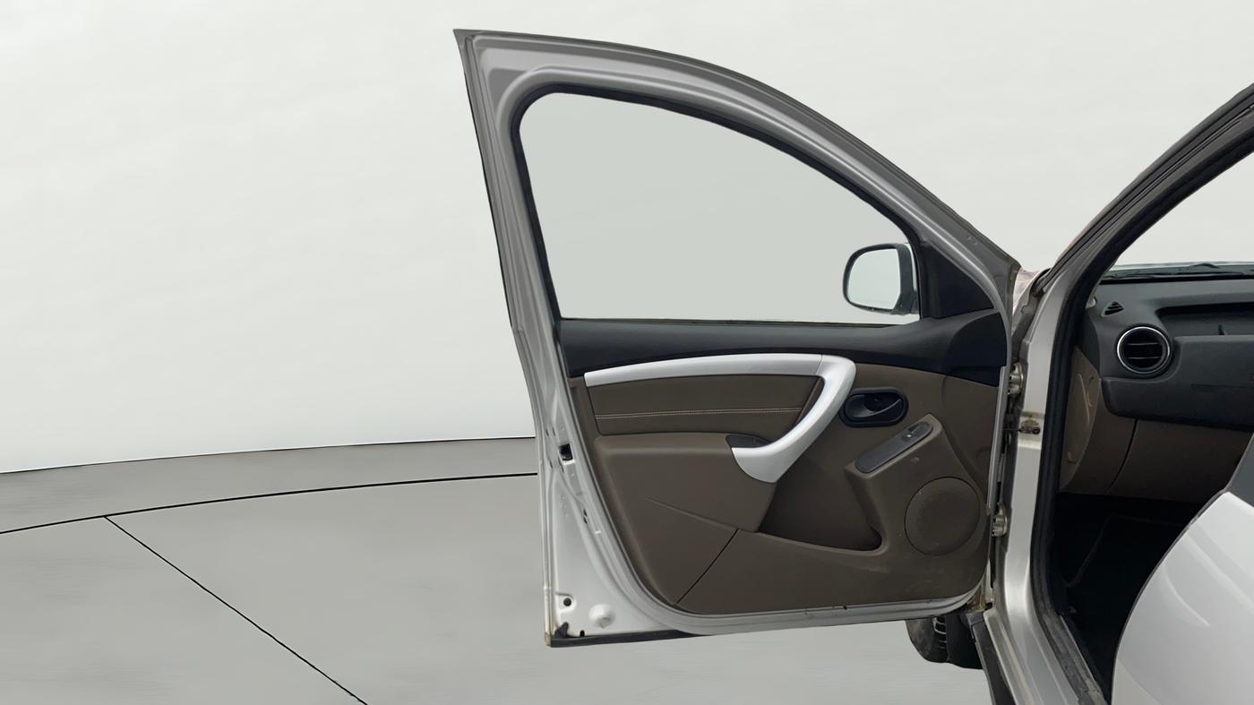 2017 Renault Duster RXL PETROL, Petrol, Manual, 42,541 km, LHS Front Door