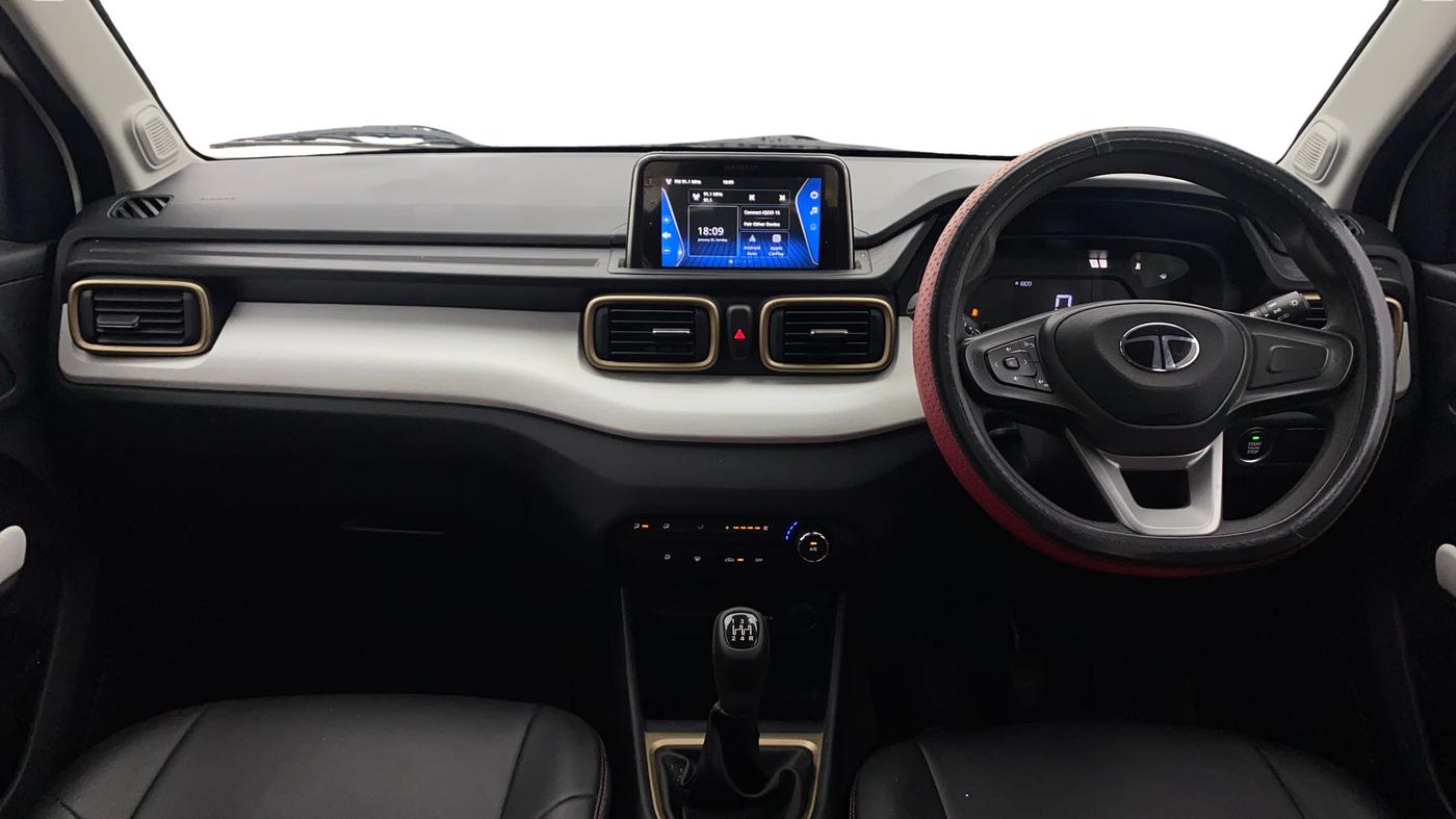 2024 Tata PUNCH ACCOMPLISHED DAZZLE SUNROOF CNG MT, CNG, Manual, 39,533 km, Dashboard