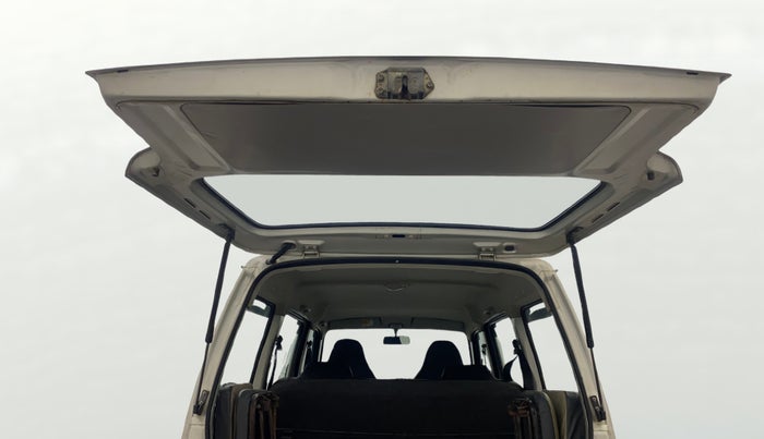 2022 Maruti Eeco 5 STR AC CNG, CNG, Manual, 68,360 km, Boot Door Open