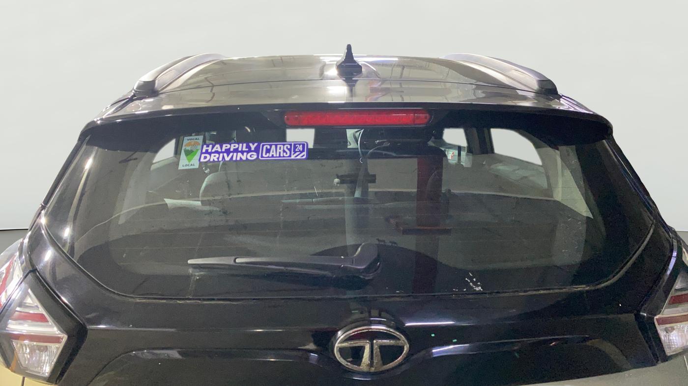2022 Tata NEXON XZA PLUS (PREMIUM) KAZIRANGA PETROL, Petrol, Automatic, 7,002 km, Rear Windshield