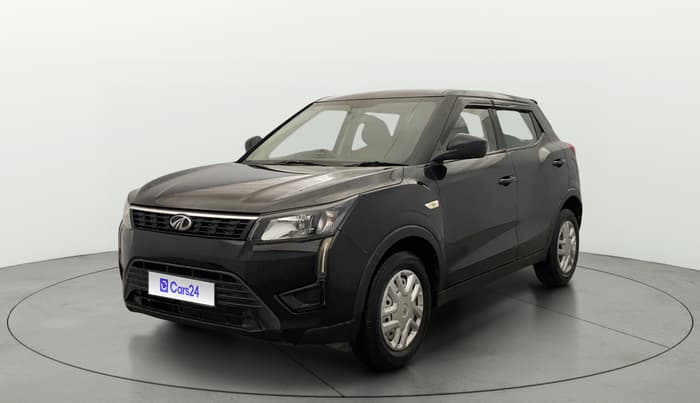 2021 Mahindra XUV300 W4 1.2 PETROL, Petrol, Manual, 31,717 km, Left Front Diagonal
