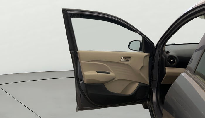 2019 Hyundai NEW SANTRO SPORTZ CNG, CNG, Manual, 85,842 km, LHS Front Door