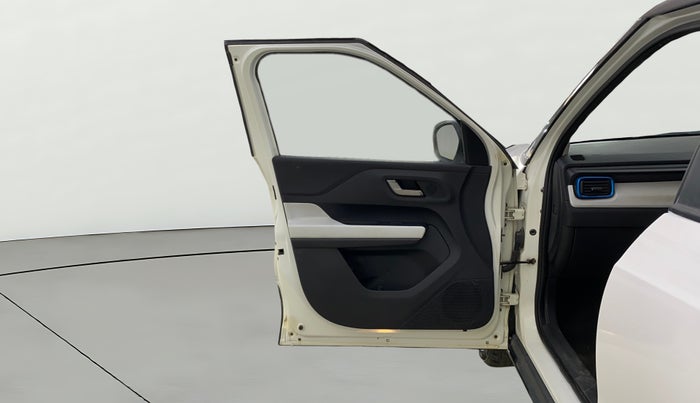 2023 Tata PUNCH CREATIVE  AMT, Petrol, Automatic, 27,582 km, LHS Front Door