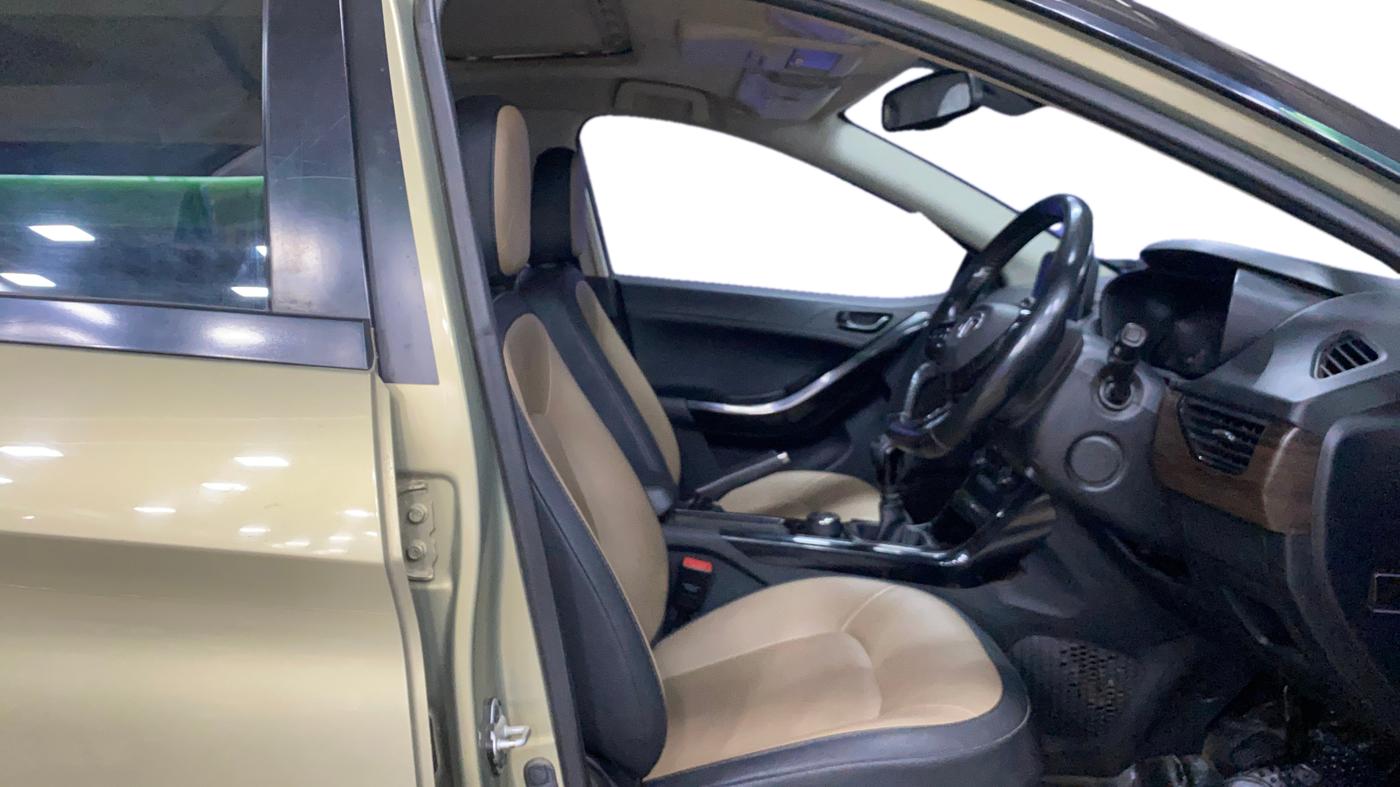 2022 Tata NEXON XZ PLUS PETROL KAZIRANGA, Petrol, Manual, 63,991 km, Right Side Front Door Cabin