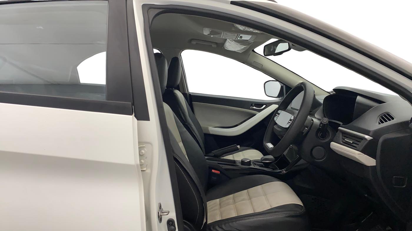 2024 Tata NEXON CREATIVE + AMT 1.5 DIESEL, Diesel, Automatic, 19,882 km, Right Side Front Door Cabin
