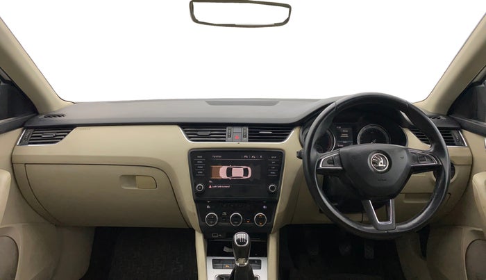 2019 Skoda Octavia STYLE 1.4 TSI, Petrol, Manual, 1,07,904 km, Dashboard