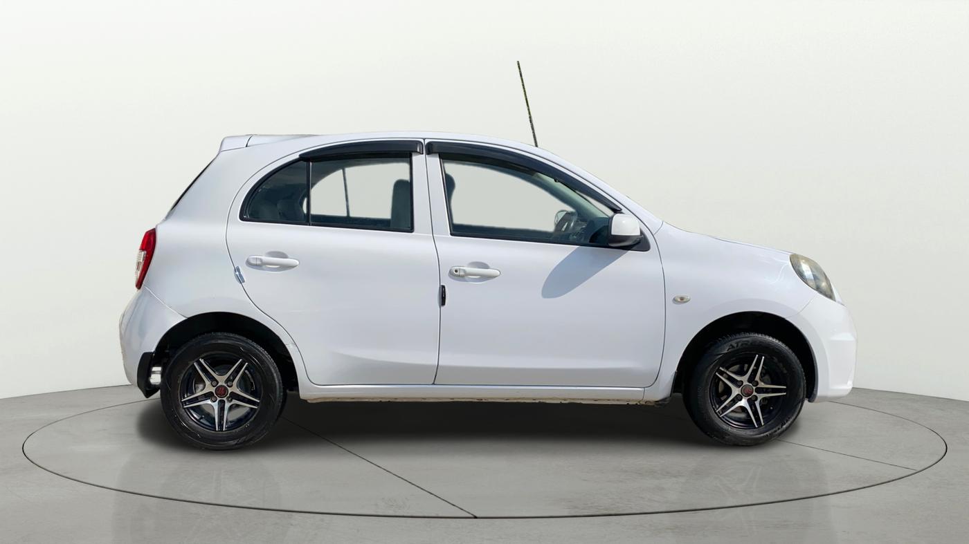 2018 Nissan Micra Active XV, Petrol, Manual, 77,183 km, Right Side View