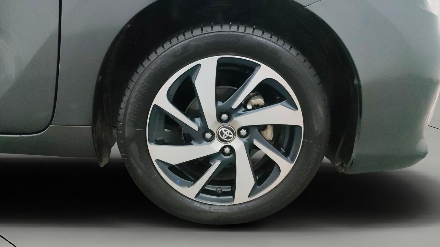 2024 Toyota Glanza V AMT, Petrol, Automatic, 1,00,247 km, Right Front Wheel