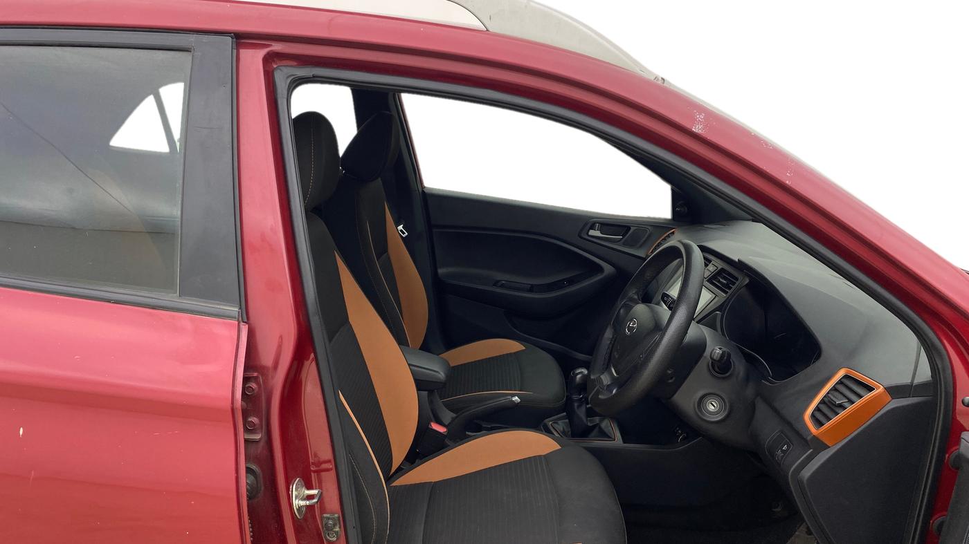 2017 Hyundai i20 Active 1.2 BASE, Petrol, Manual, 63,684 km, Right Side Front Door Cabin