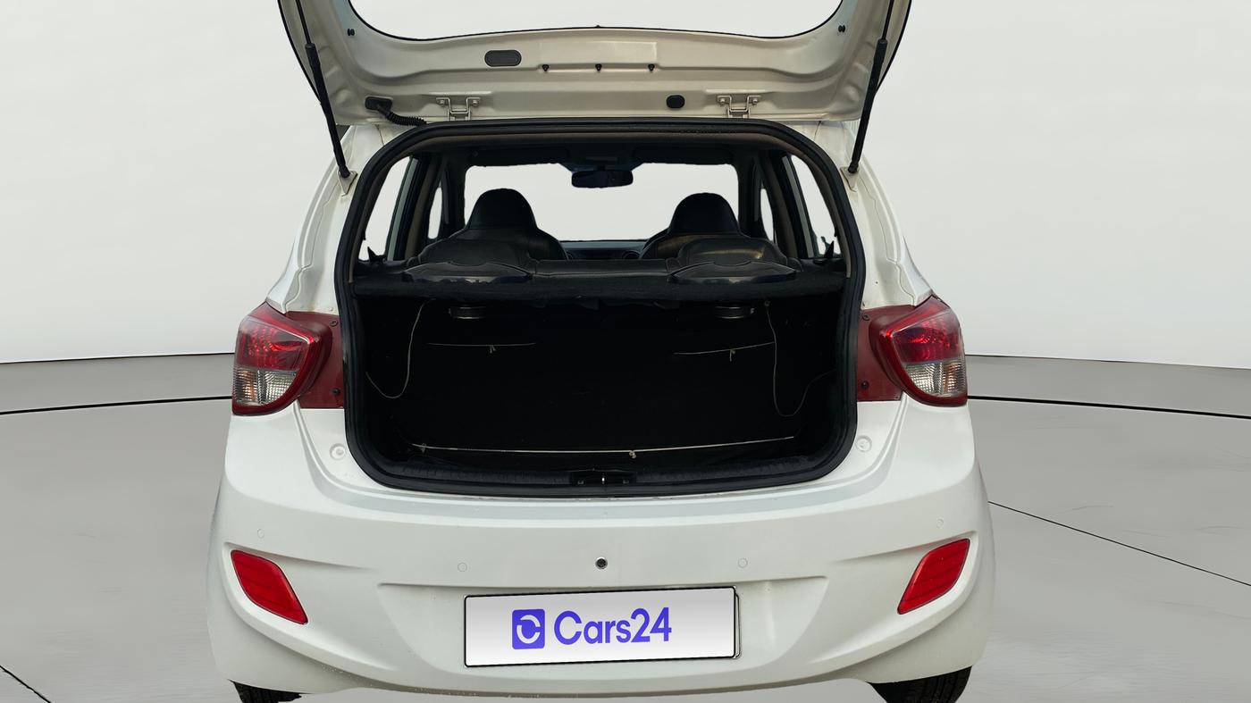 2016 Hyundai Grand i10 SPORTZ 1.2 KAPPA VTVT, Petrol, Manual, 80,895 km, Boot Open Zoomed View