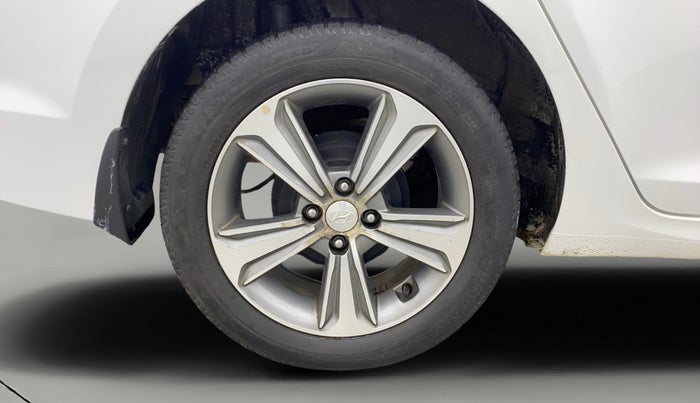 2019 Hyundai Verna 1.6 VTVT SX, Petrol, Manual, 30,582 km, Right Rear Wheel