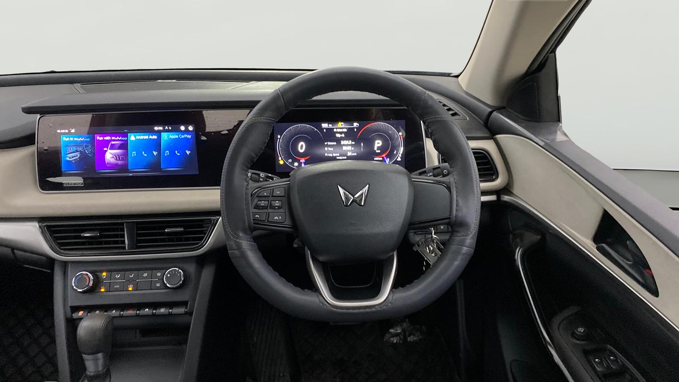 2023 Mahindra XUV700 AX 5 P AT 5 STR, Petrol, Automatic, 13,423 km, Steering Wheel Close Up