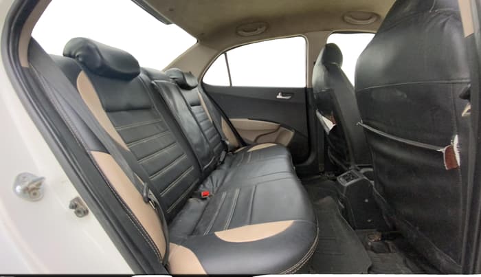 2015 Hyundai Xcent S 1.1 CRDI, Diesel, Manual, 1,21,244 km, Right Side Rear Door Cabin