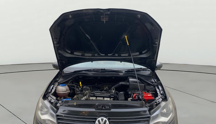 2016 Volkswagen Polo HIGHLINE1.2L, Petrol, Manual, 73,293 km, Open Bonet