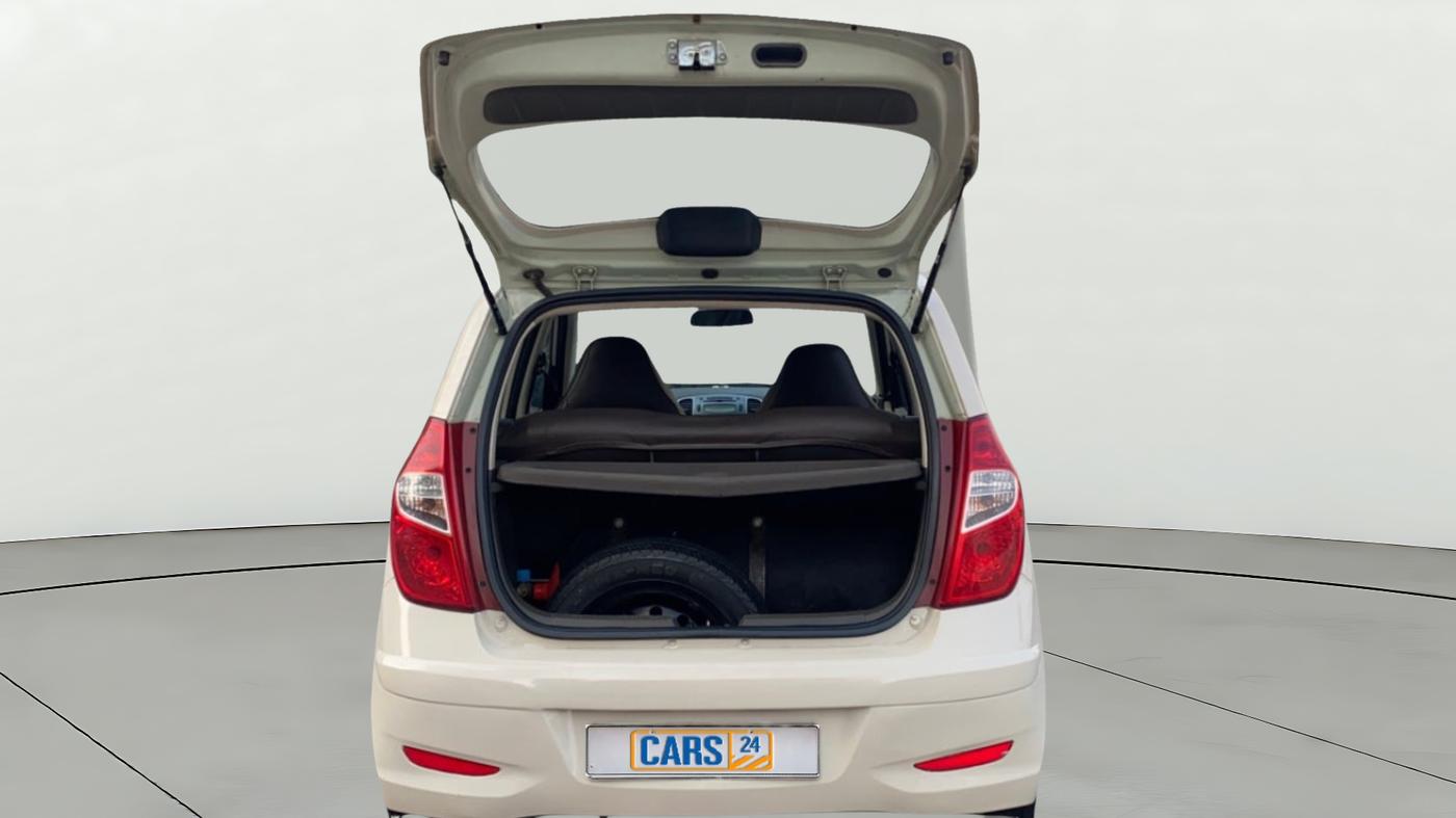 2014 Hyundai i10 SPORTZ 1.1, CNG, Manual, 85,284 km, Boot Door Open