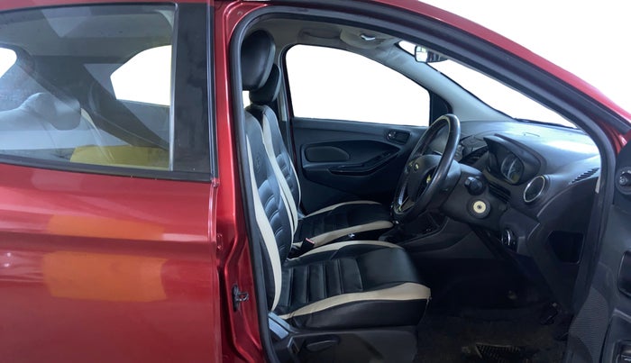 2017 Ford New Figo TITANIUM 1.2 PETROL MT, Petrol, Manual, 36,596 km, Right Side Front Door Cabin