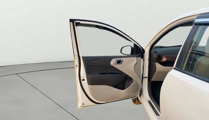 2022 Hyundai AURA SX PLUS 1.2 AMT, Petrol, Automatic, 67,386 km, LHS Front Door