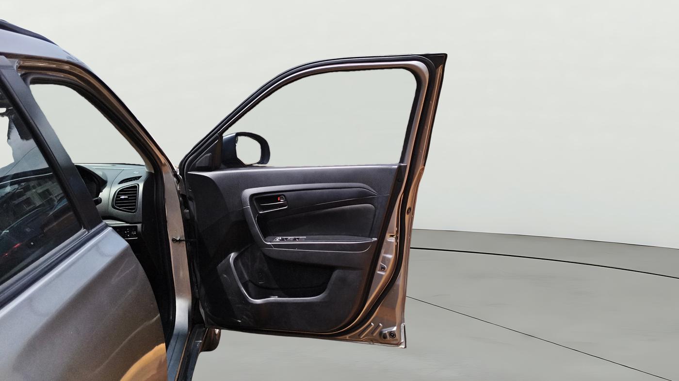 2020 Maruti Vitara Brezza VXI AT SHVS, Petrol, Automatic, 37,921 km, RHS Front Door