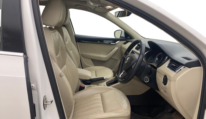 2017 Skoda Octavia 2.0 TDI L&K AT, Diesel, Automatic, 69,518 km, Right Side Front Door Cabin