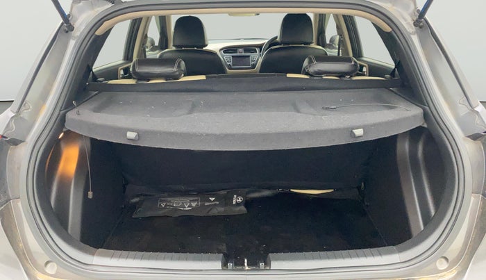 2020 Hyundai Elite i20 ASTA 1.2 (O), Petrol, Manual, 28,239 km, Boot Open Zoomed View