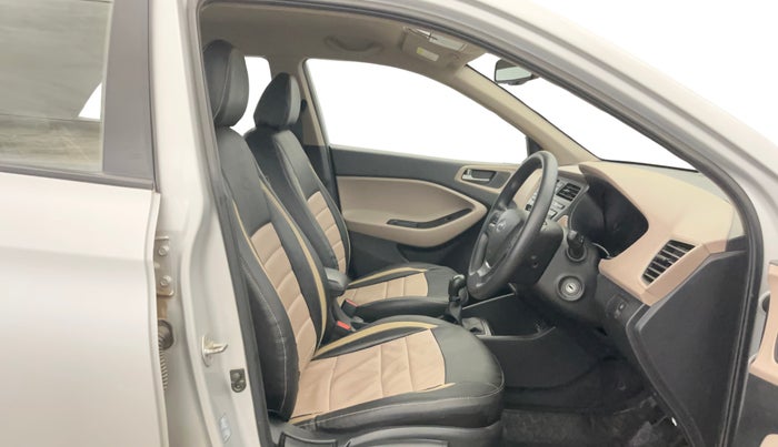 2017 Hyundai Elite i20 SPORTZ 1.2, Petrol, Manual, 77,465 km, Right Side Front Door Cabin