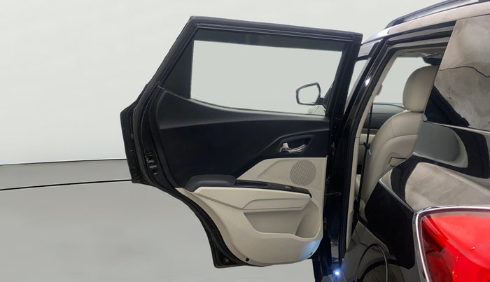 2022 Mahindra XUV300 W8 (O) 1.2 PETROL, Petrol, Manual, 33,154 km, LHS Rear Door