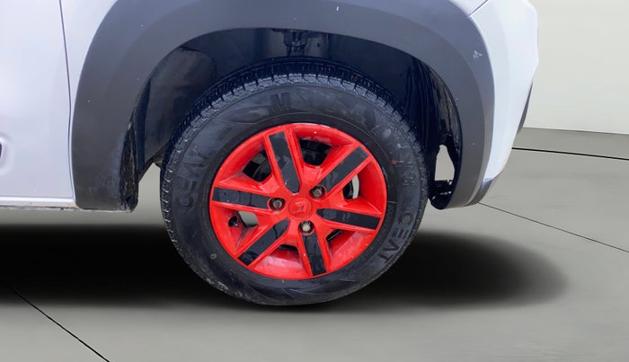 2017 Renault Kwid RXT 02 Anniversary Edition, Petrol, Manual, 98,354 km, Right Front Wheel