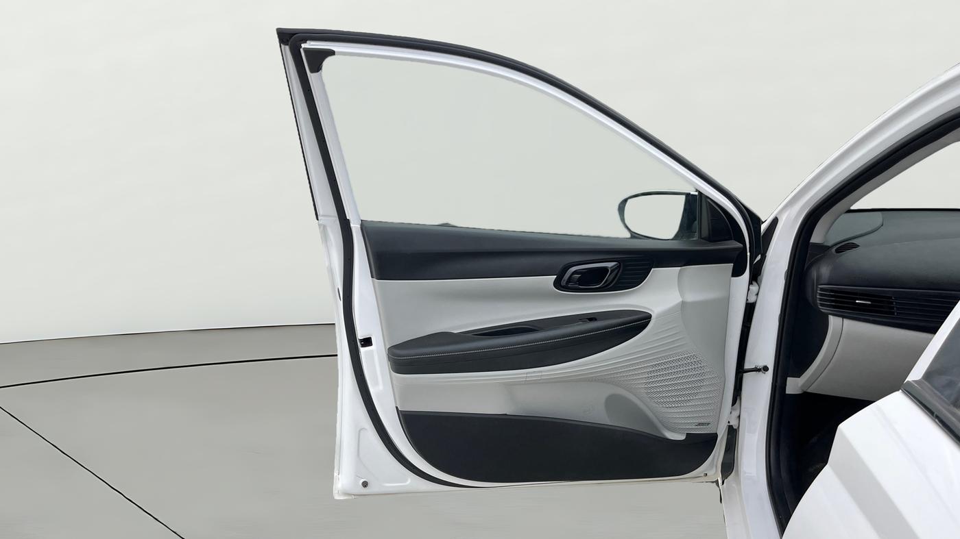 2025 Hyundai NEW I20 Sportz (O) 1.2 IVT, Petrol, Automatic, 11,272 km, LHS Front Door