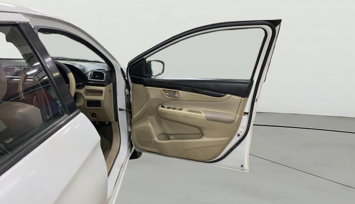 2017 Maruti Ciaz VXI+, Petrol, Manual, 88,397 km, RHS Front Door