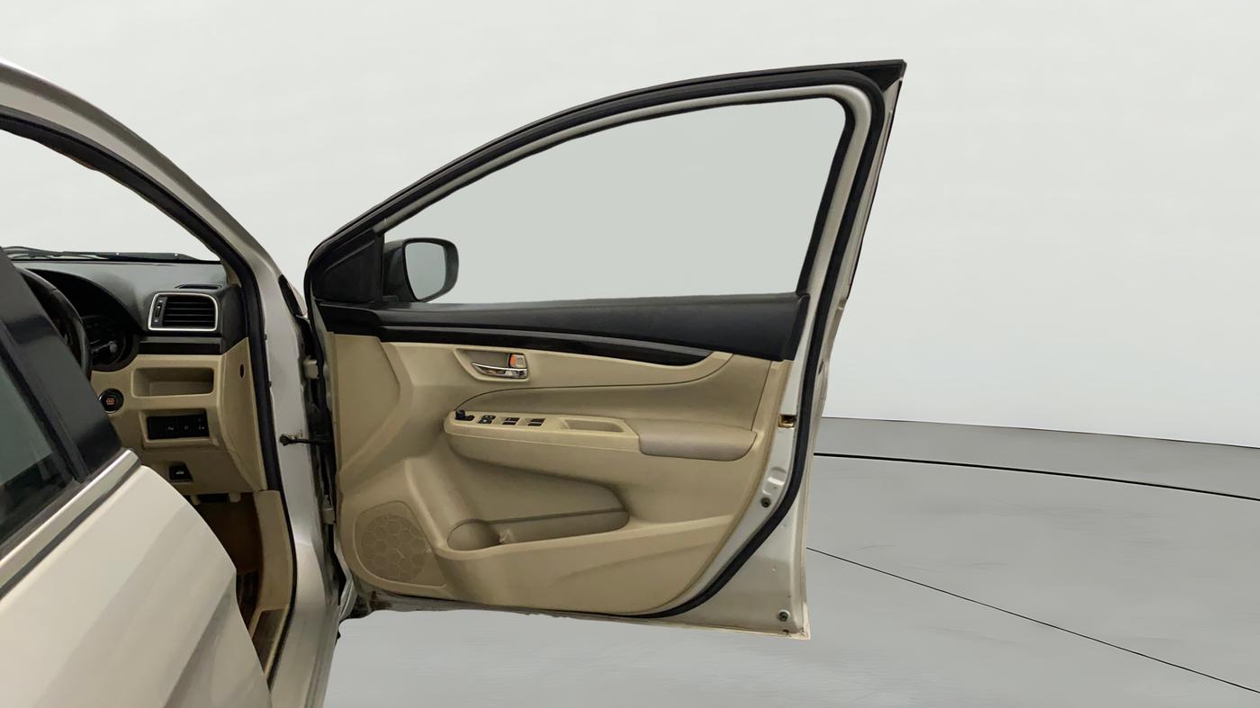 2017 Maruti Ciaz ZXI+, Petrol, Manual, 64,770 km, RHS Front Door