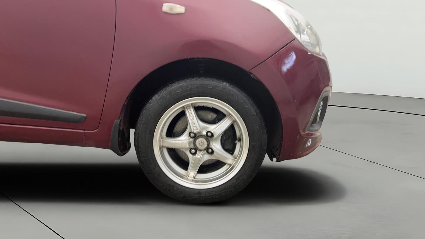 2014 Hyundai Grand i10 MAGNA 1.2 KAPPA VTVT, Petrol, Manual, 1,01,713 km, Right Front Wheel