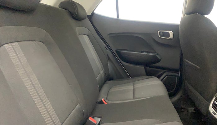 2019 Hyundai VENUE SX PLUS 1.0 TURBO DCT, Petrol, Automatic, 35,184 km, Right Side Rear Door Cabin