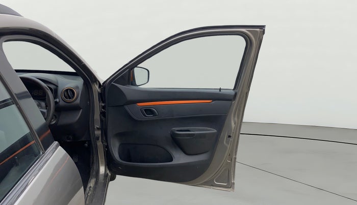 2018 Renault Kwid CLIMBER 1.0 AMT, Petrol, Automatic, 63,286 km, RHS Front Door