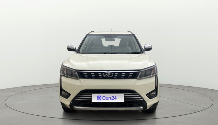 2021 Mahindra XUV300 W8 (O) 1.5 DIESEL AMT, Diesel, Automatic, 1,36,386 km, Front