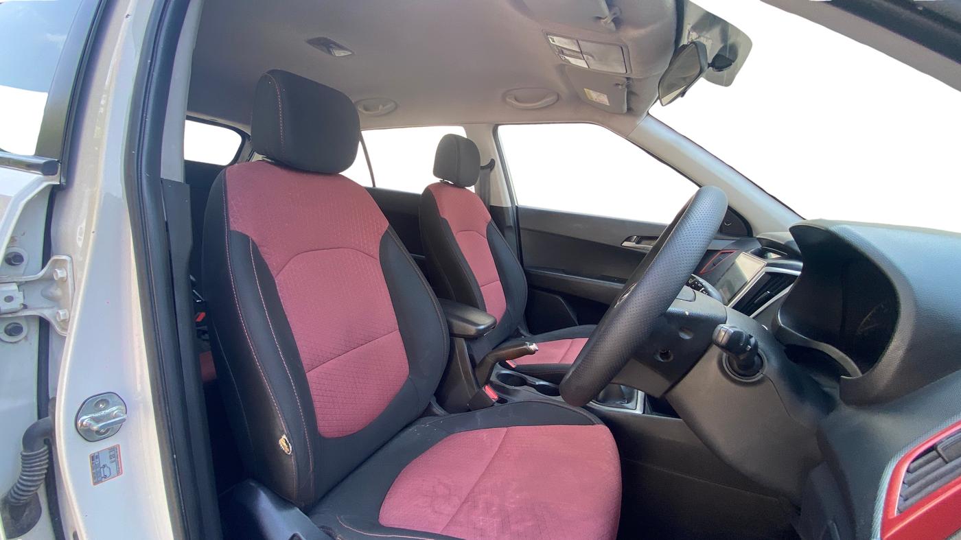 2016 Hyundai Creta SX PLUS  ANNIVERSARY EDITION 1.6 PETROL, Petrol, Manual, 1,05,639 km, Right Side Front Door Cabin