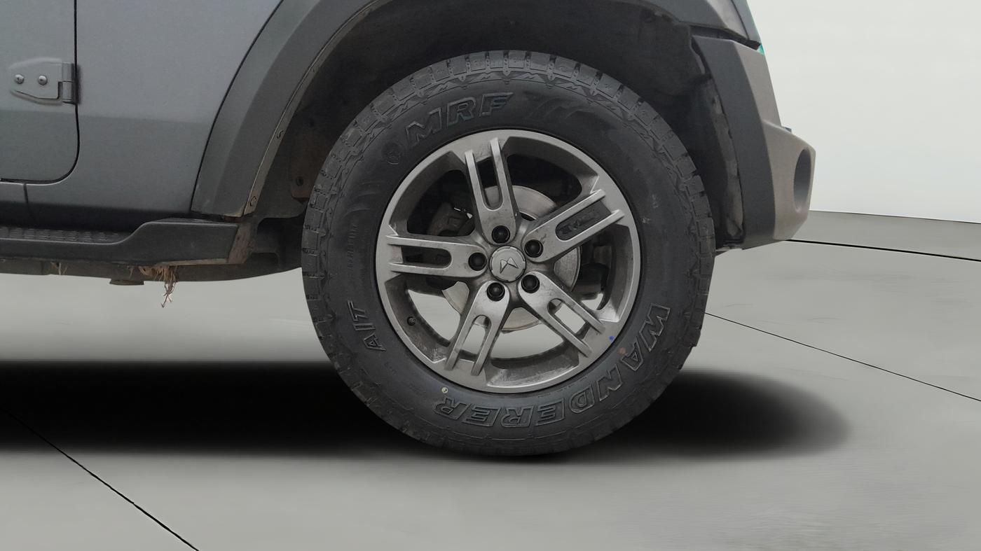 2024 Mahindra Thar LX P 2WD AT HT, Petrol, Automatic, 31,978 km, Right Front Wheel