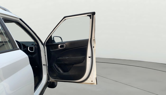 2020 Hyundai VENUE SX 1.5 CRDI, Diesel, Manual, 45,316 km, RHS Front Door