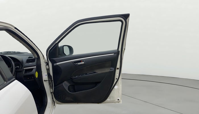 2013 Maruti Swift VXI, Petrol, Manual, 1,30,490 km, RHS Front Door