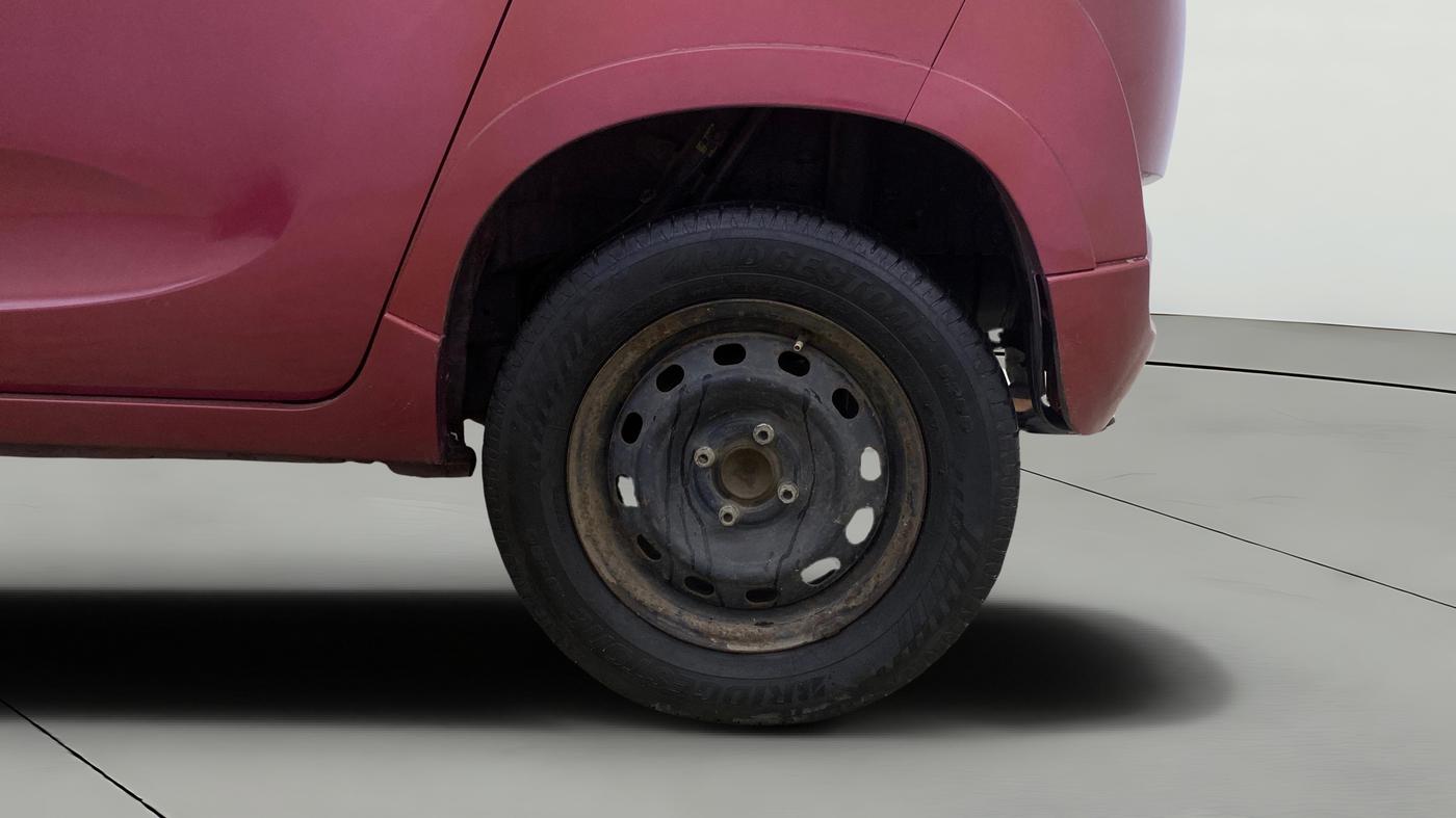 2017 Mahindra Kuv100 K4 6 STR, Petrol, Manual, 17,283 km, Left Rear Wheel