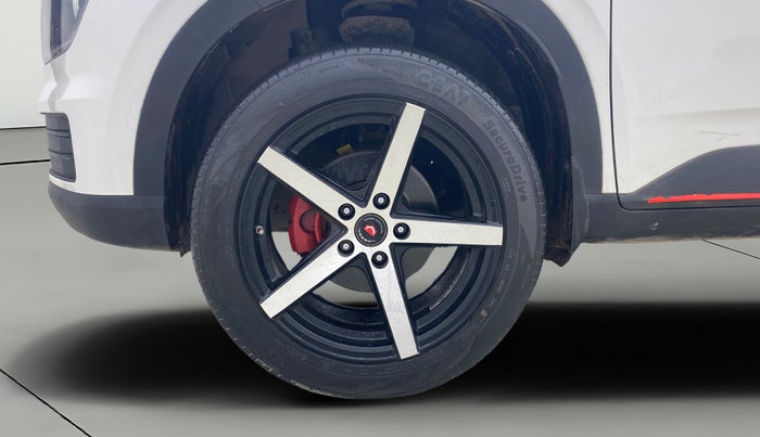 2023 Hyundai VENUE SX 1.2 PETROL, Petrol, Manual, 18,222 km, Left Front Wheel