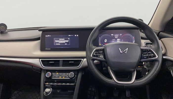 2022 Mahindra XUV700 AX 5 P MT 7 STR, Petrol, Manual, 32,365 km, Steering Wheel Close Up