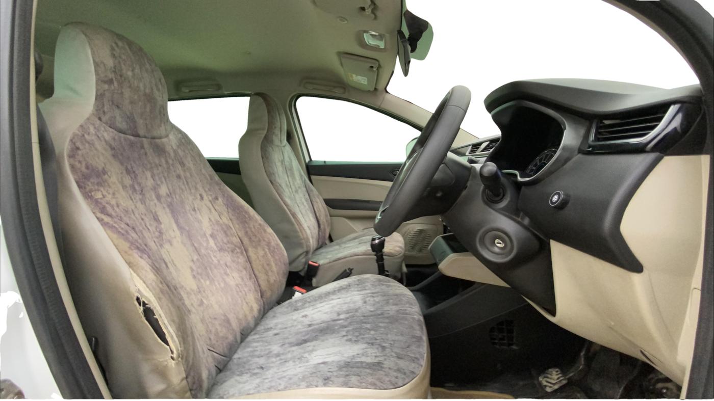 2021 Renault TRIBER RXT, CNG, Manual, 91,304 km, Right Side Front Door Cabin