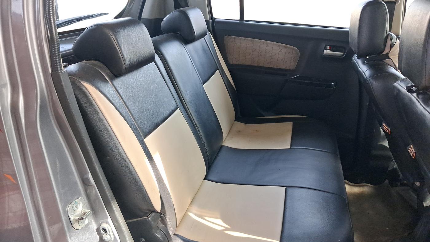 2017 Maruti Wagon R 1.0 VXI, Petrol, Manual, 50,864 km, Right Side Rear Door Cabin
