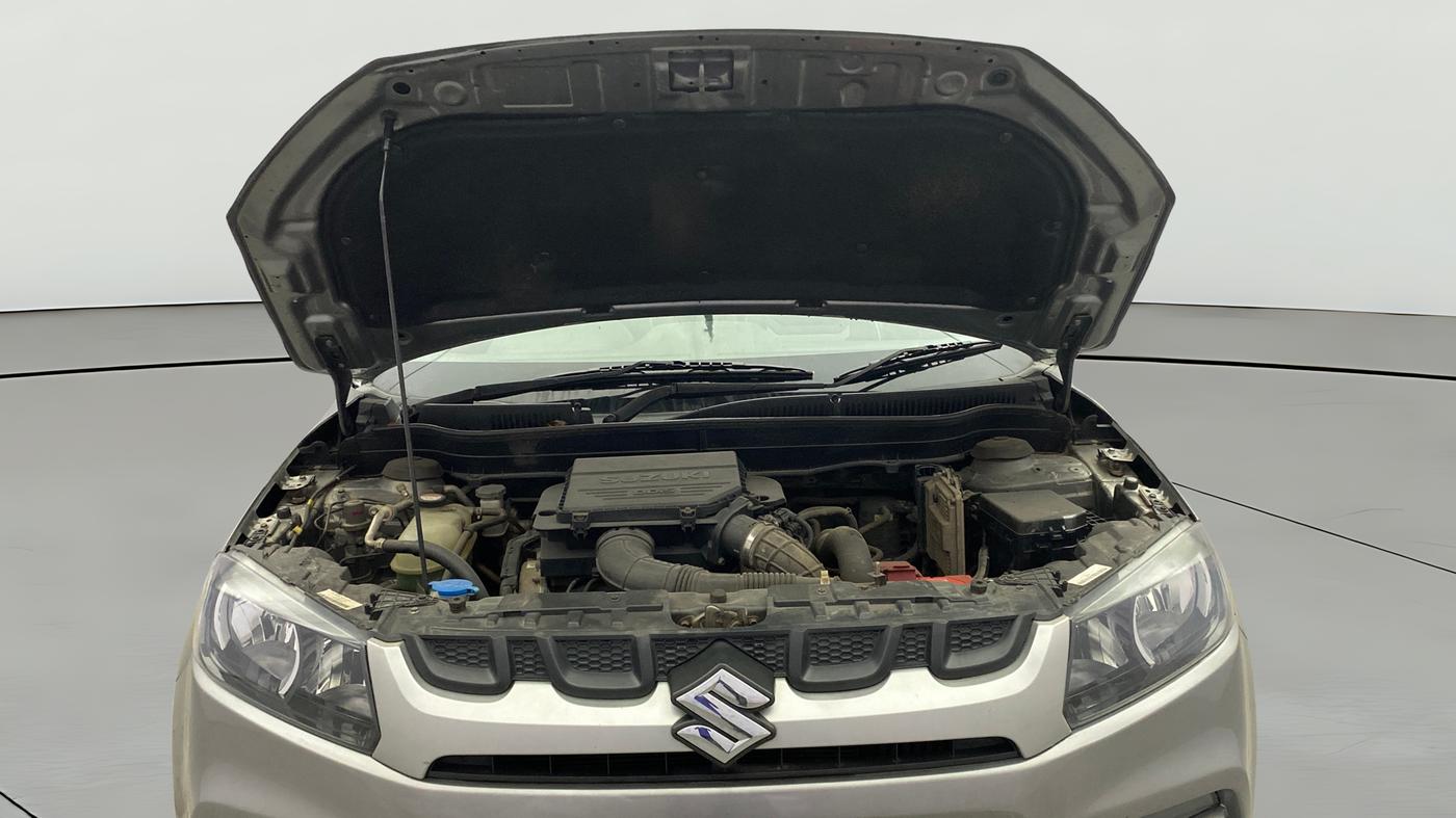 2016 Maruti Vitara Brezza VDI, Diesel, Manual, 1,01,560 km, Open Bonet