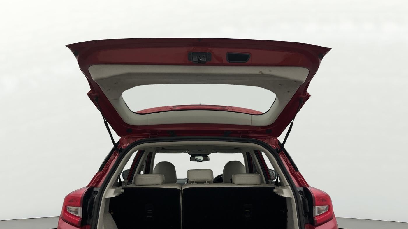 2022 Mahindra XUV300 W8 (O) 1.2 PETROL, Petrol, Manual, 20,984 km, Boot Door Open